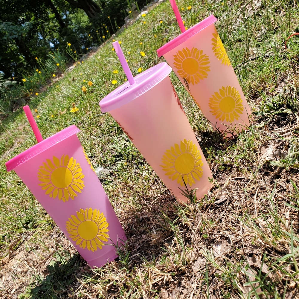 Color changing tumblers